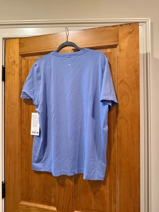 lululemon athletica Light Blue Short-Sleeve Crew Tee - Picture 3 of 3
